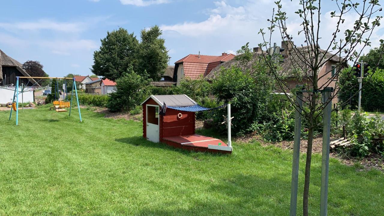 Ferienhaus Alte Schule Rambin Auf Ruegen ภายนอก รูปภาพ